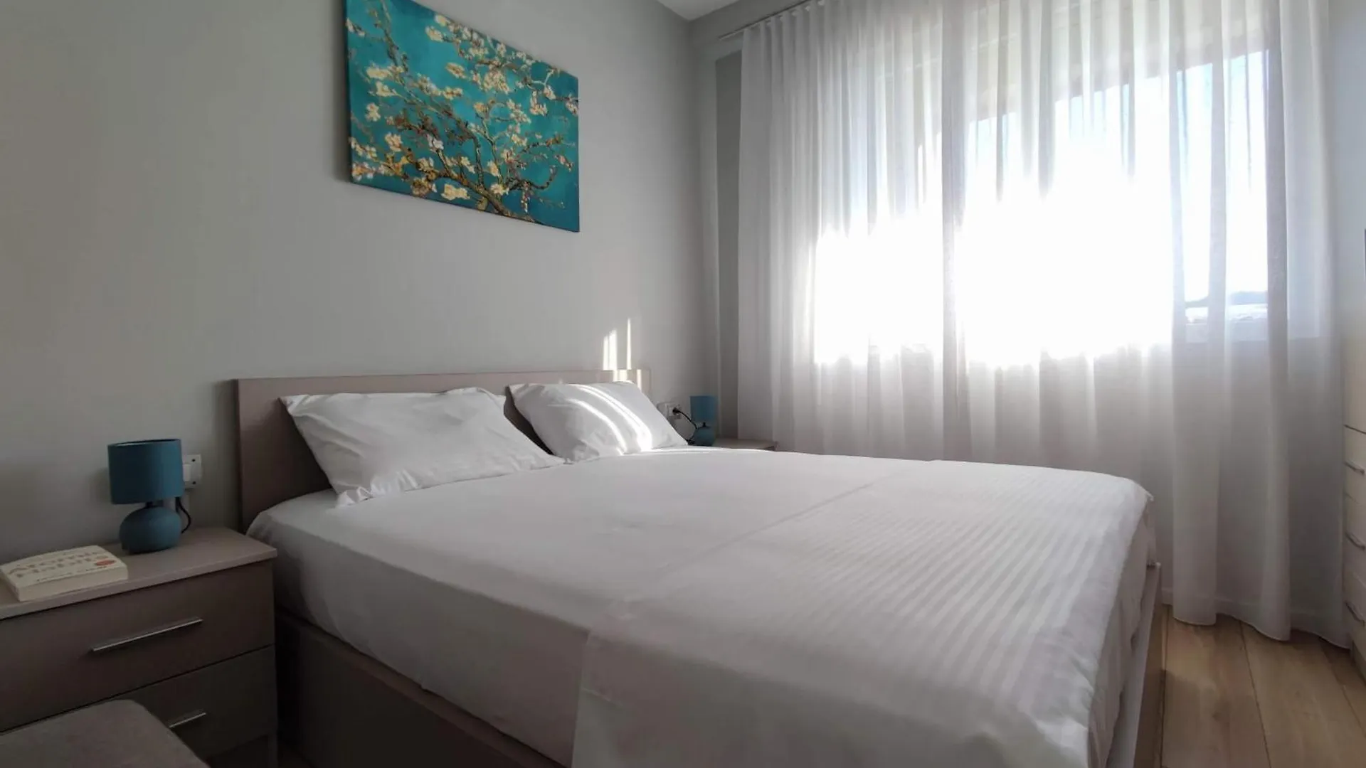 Golden View Tirana Apartment Албания